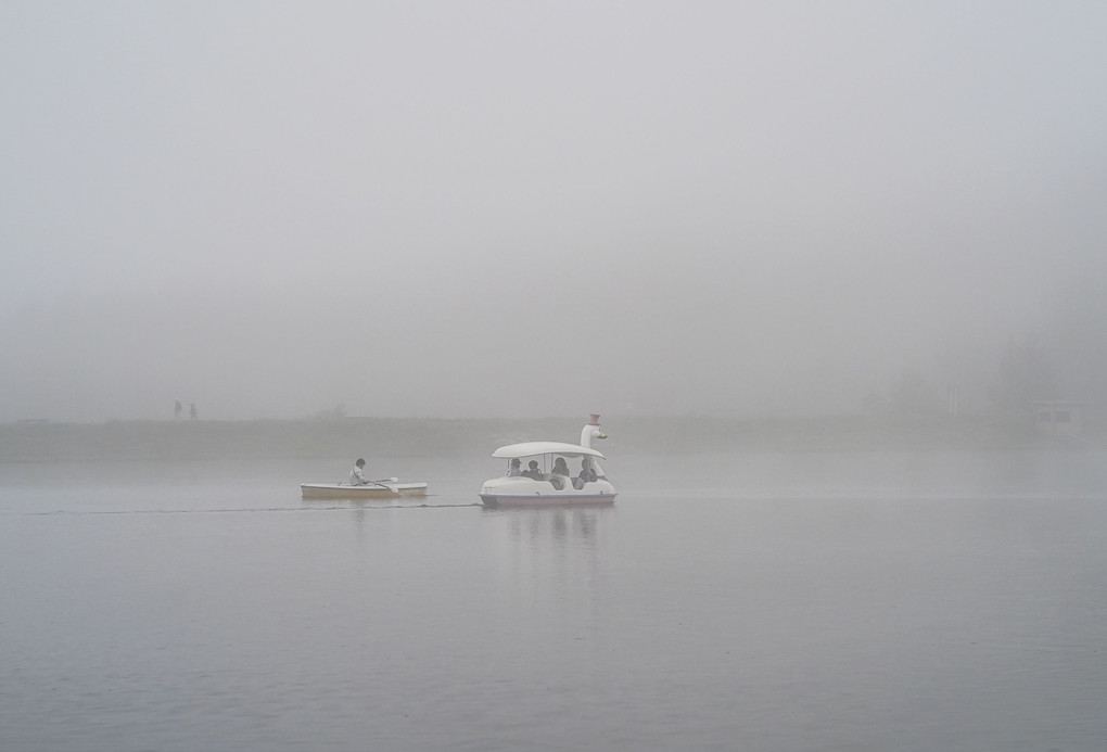 霧の女神湖散策