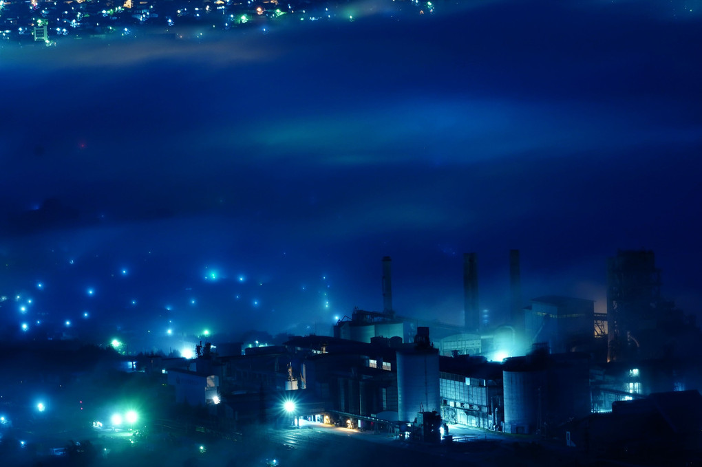 幻想的なウニウニ工場夜景