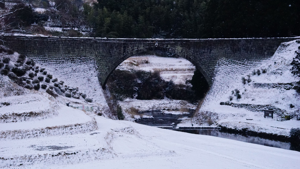 雪の通潤橋