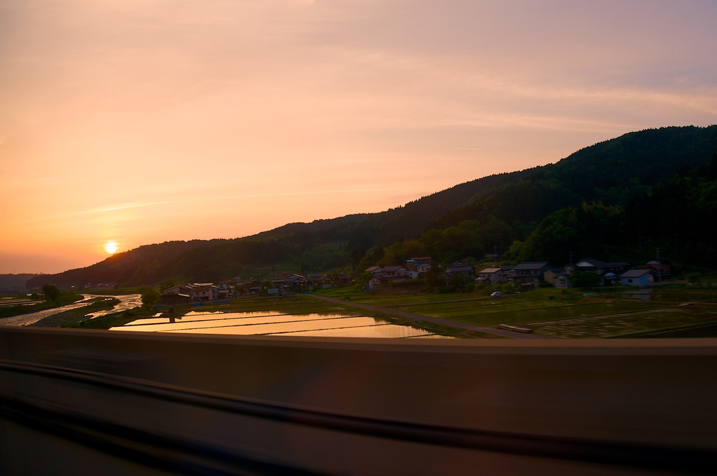 北陸新幹線から見た夕景