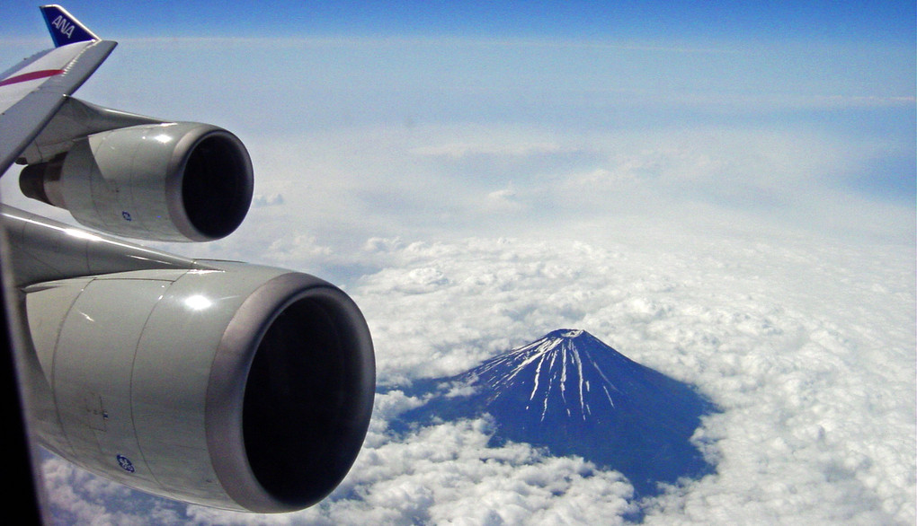四発機と富士山