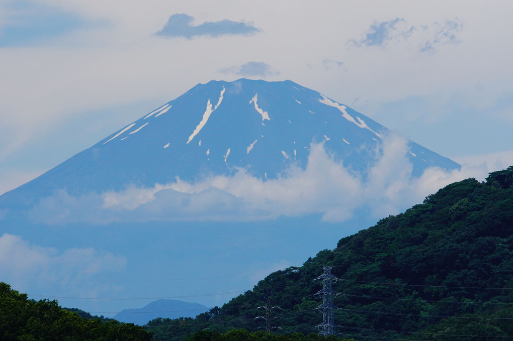 梅雨時の富士山