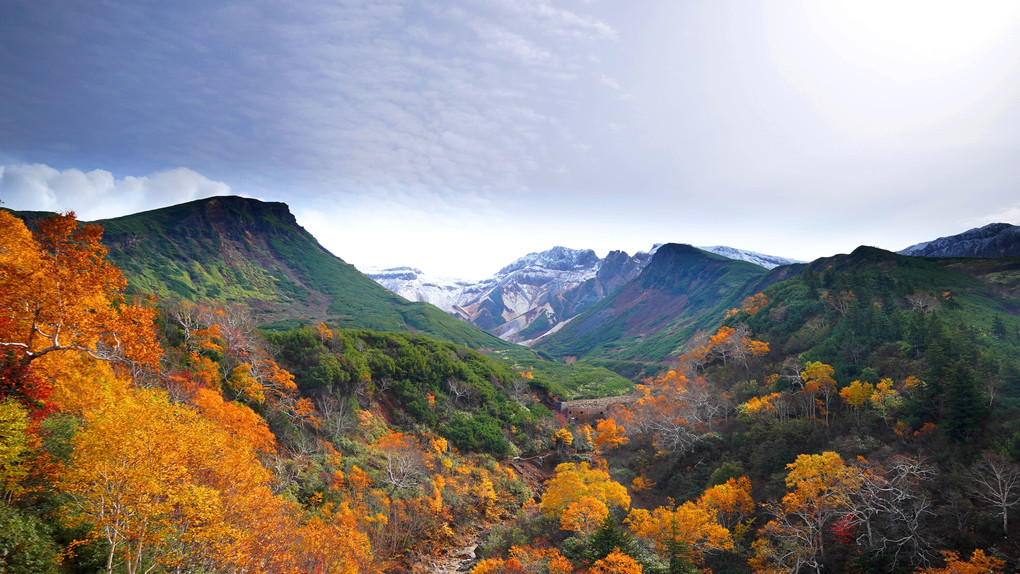 十勝岳連峰の紅葉晩秋～10月