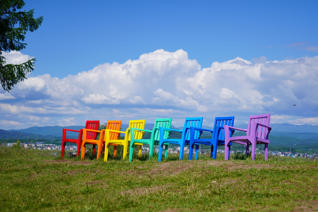 虹色の椅子