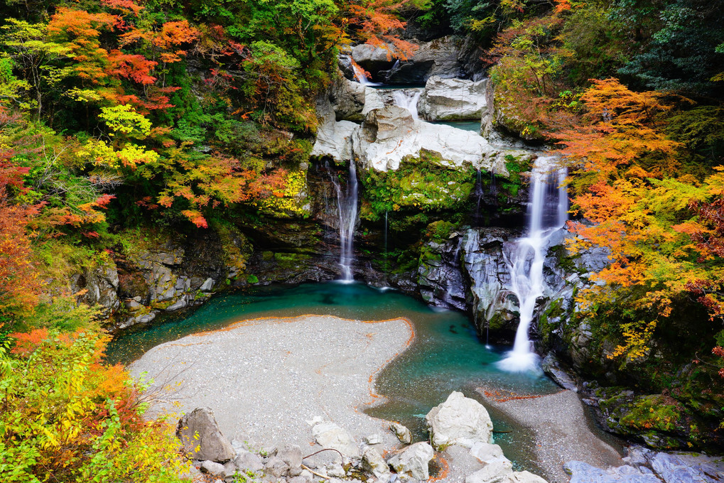 大轟の滝　秋景