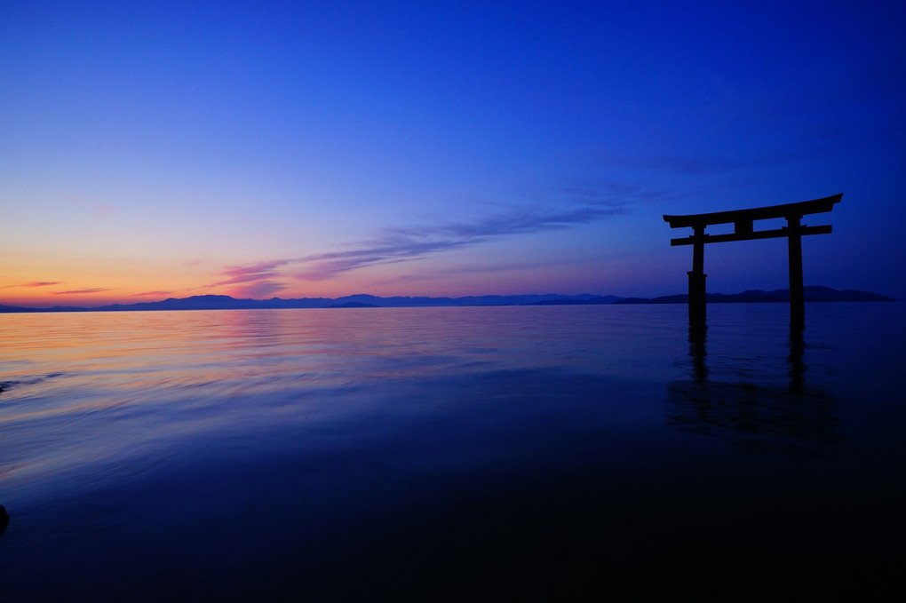 琵琶湖薄明