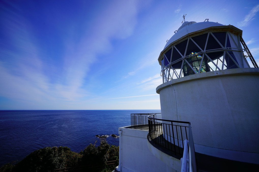 樫野崎灯台と青い空