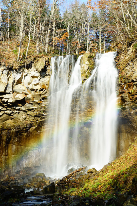 虹の架かる滝①