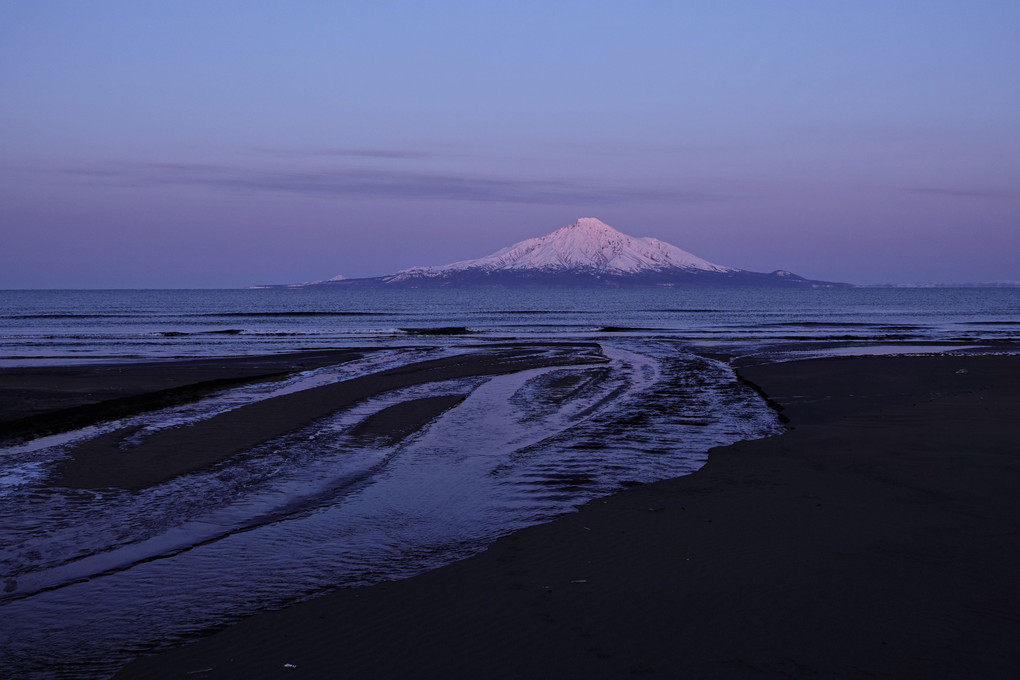 未明の白富士から赤富士へ