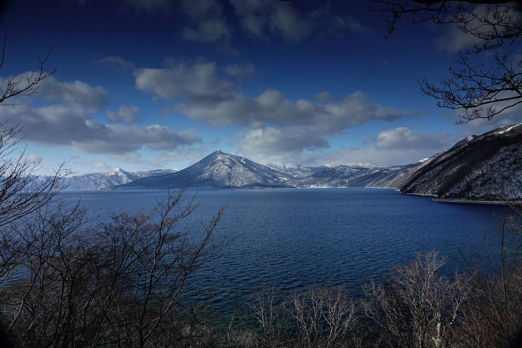 冬の支笏湖周辺の山