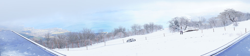 雪の琵琶湖テラス