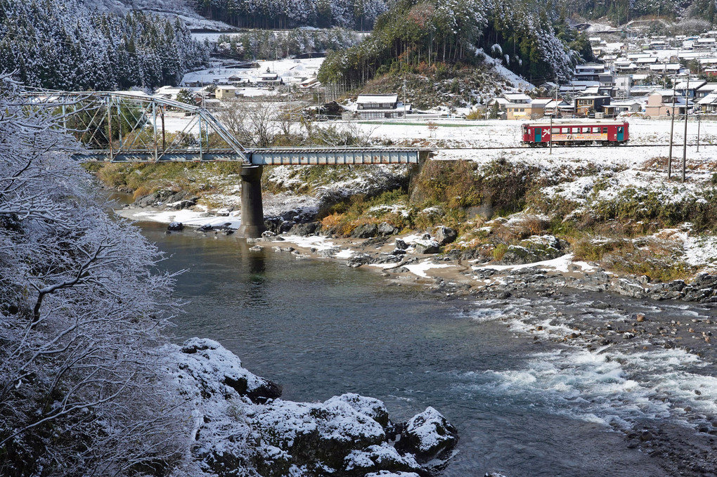 雪の長良川鉄道「第五長良川橋梁」