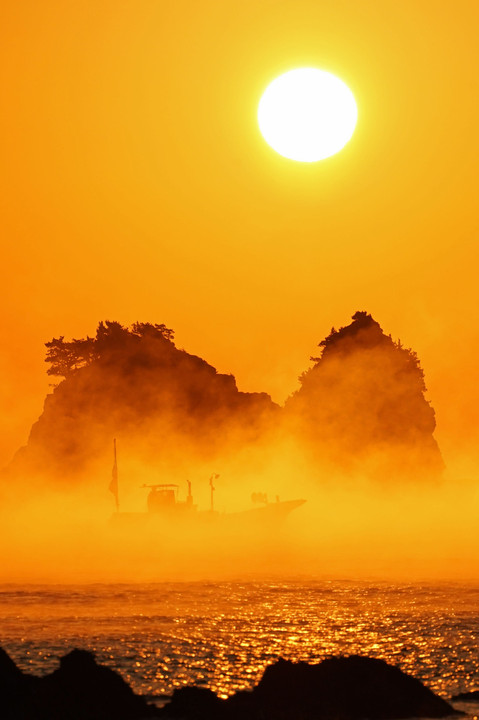 海霧湧く出漁