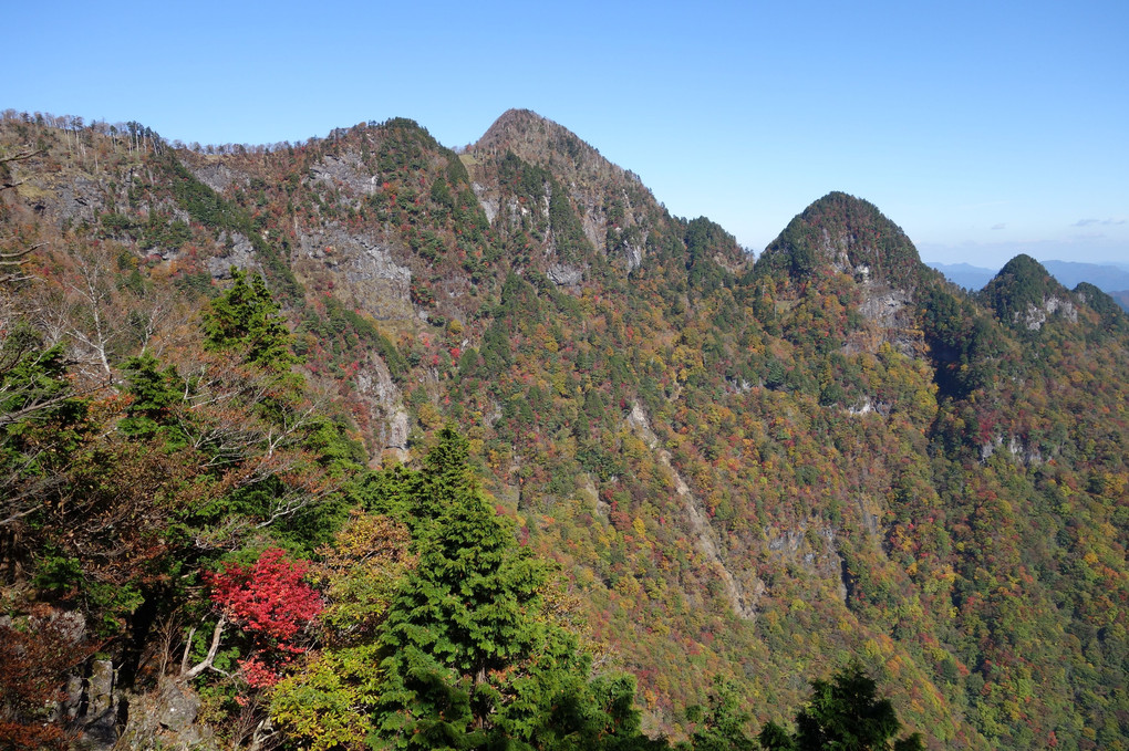 晩秋の大峯山系