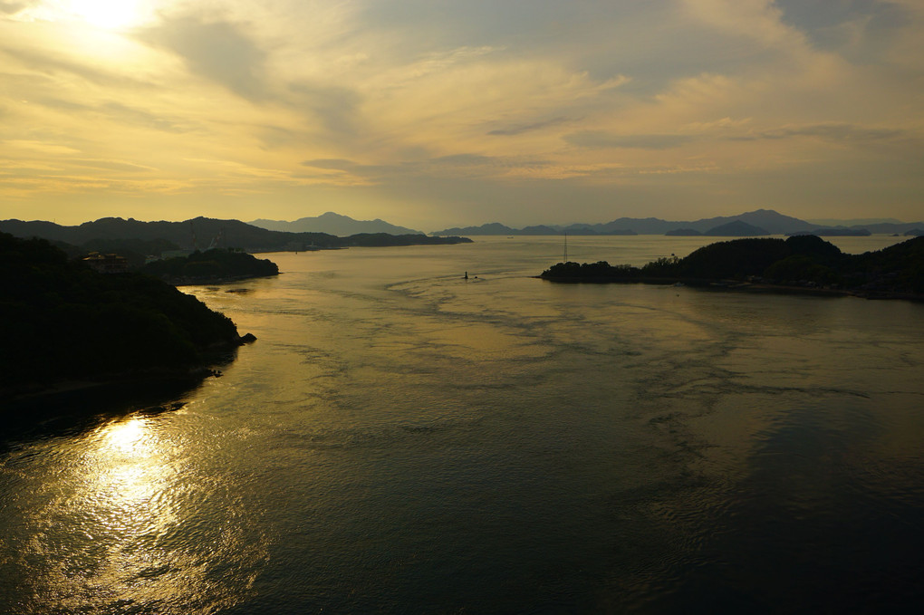 夕暮れの来島海峡大橋