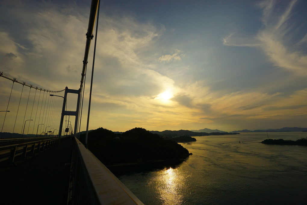 夕暮れの来島海峡大橋