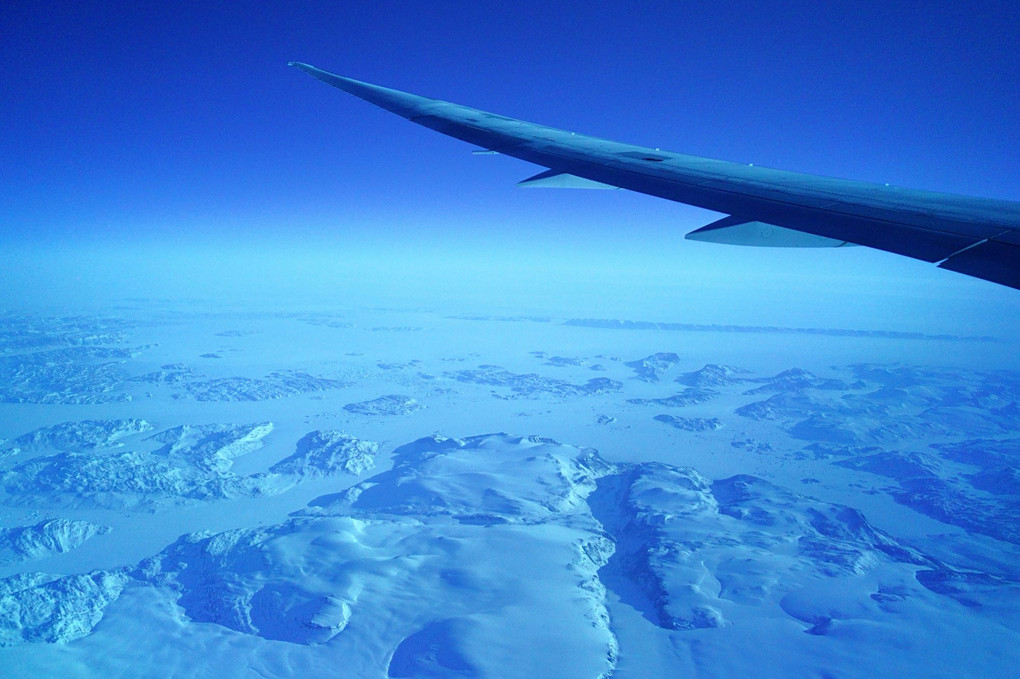 北極海・グリーンランド上空飛行