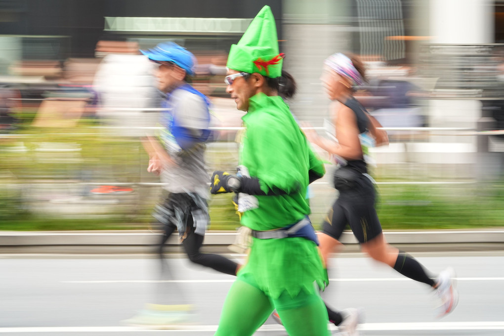 東京マラソンを流し撮りで撮る コスプレ編