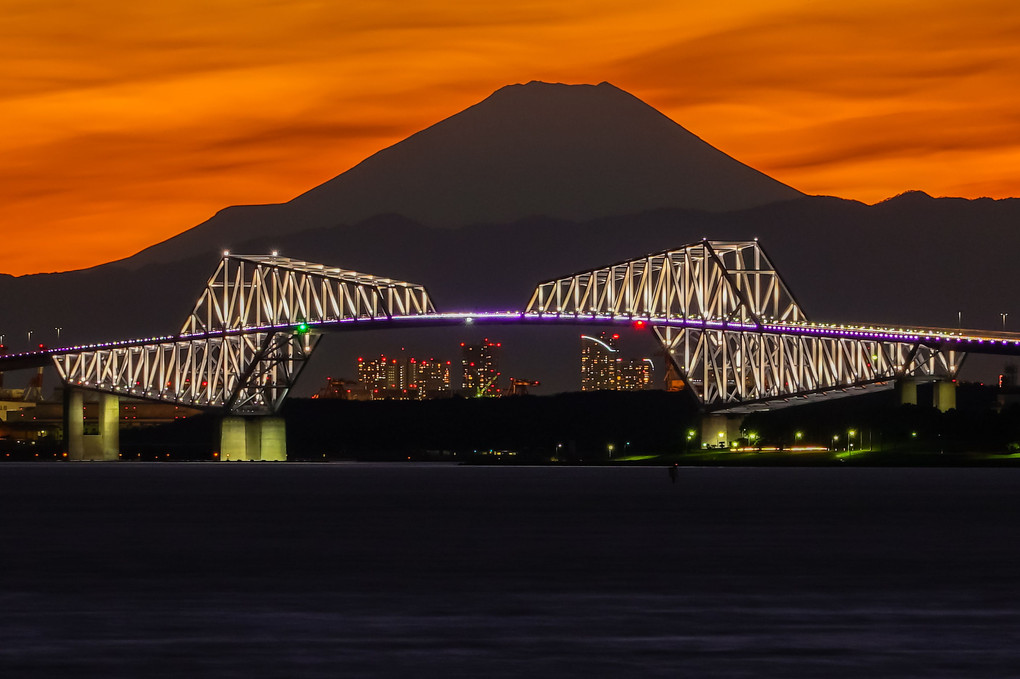 東京ゲートブリッジの夕景