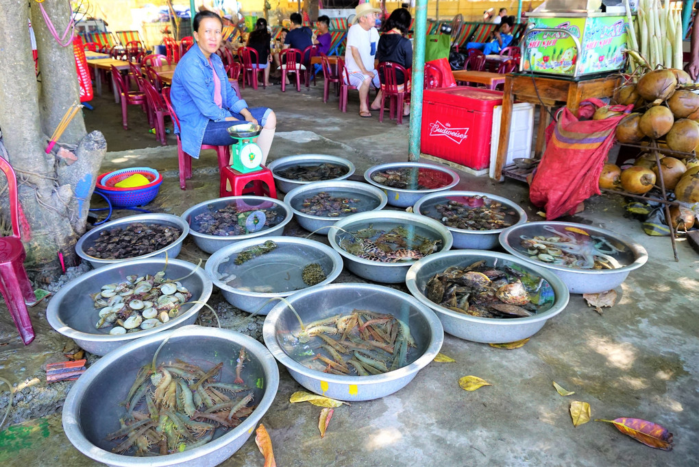 チャム島の活魚店