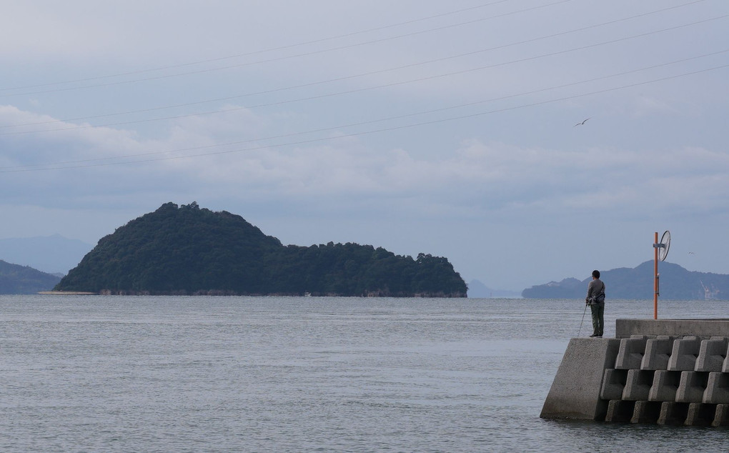 島と釣り人