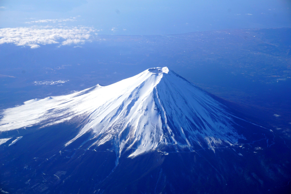 富士の火口を覗く