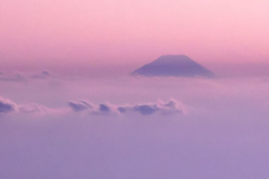 空の上から富士山見えた