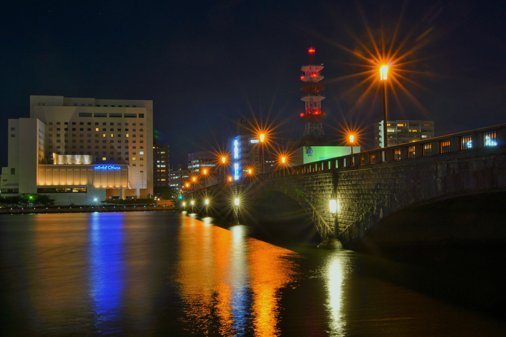 夜の萬代橋