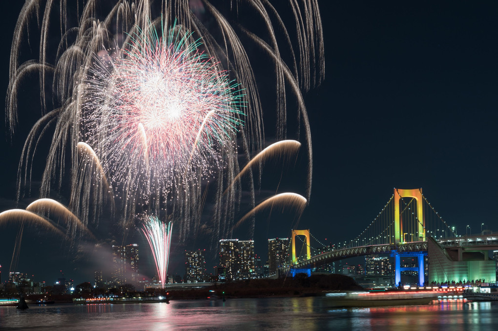 お台場冬の花火