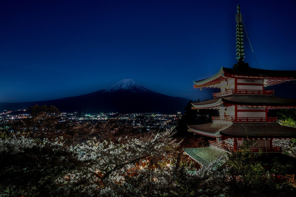 富士山と五重の塔