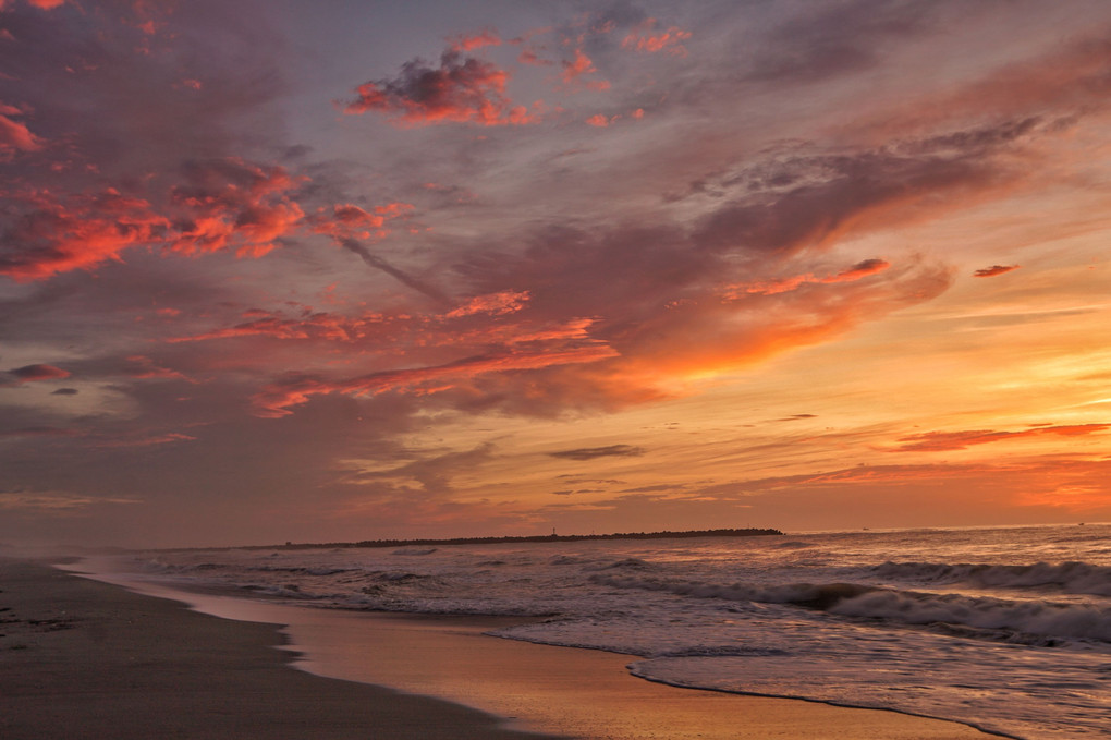 日向の日の出 ~ 赤い浜辺