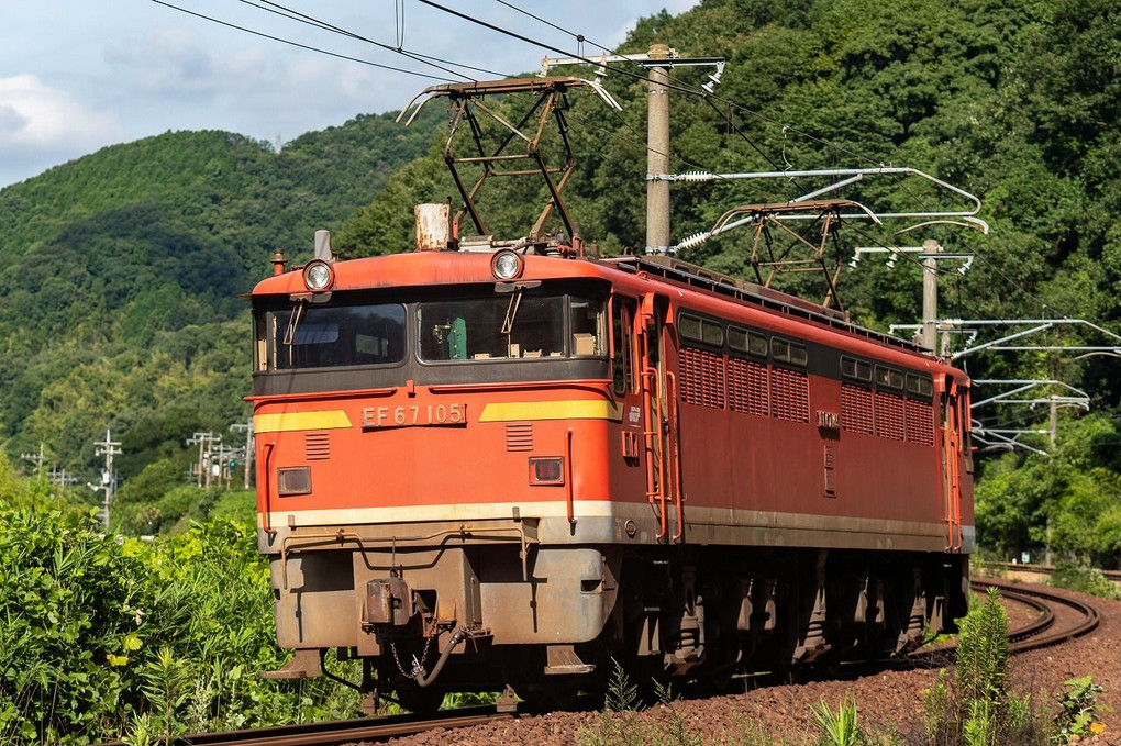 EF67-105 瀬野-八本松　紅葉色の峠の職人