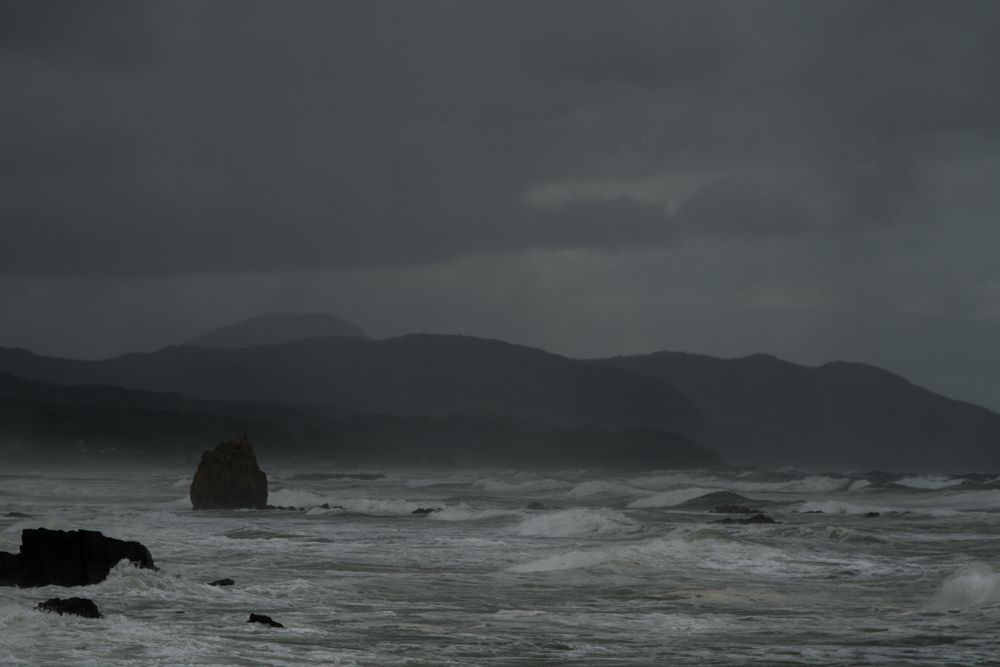 嵐の海