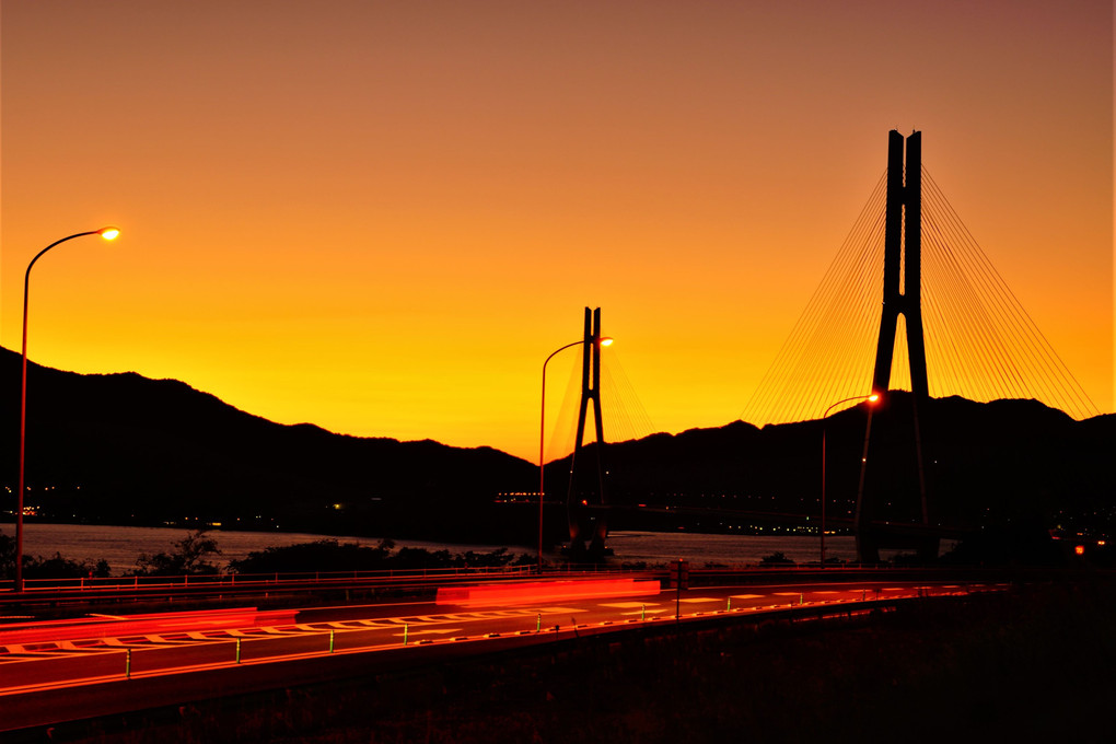 しまなみ海道瀬戸田PA(上り線)からの大三島橋の夕景