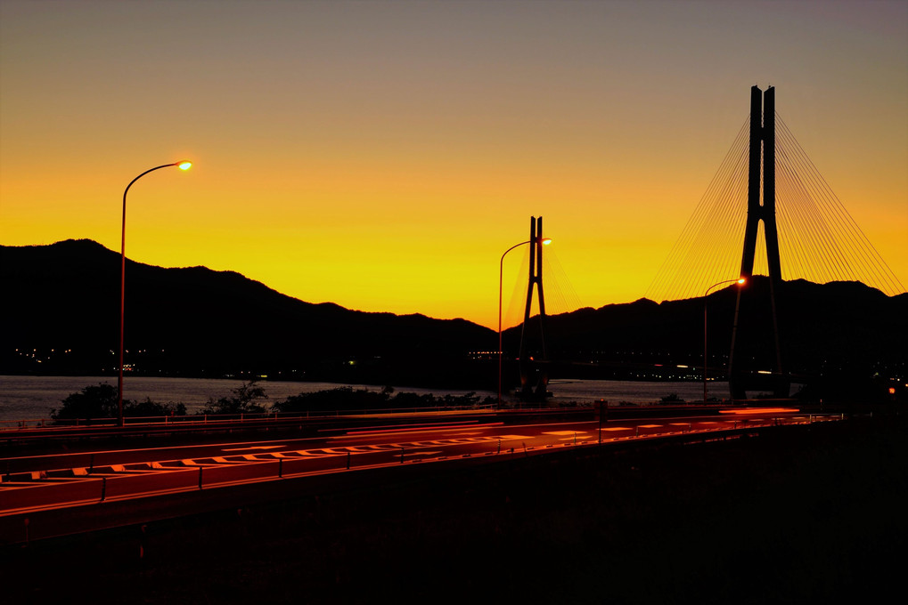 しまなみ海道瀬戸田PA(上り線)からの大三島橋の夕景
