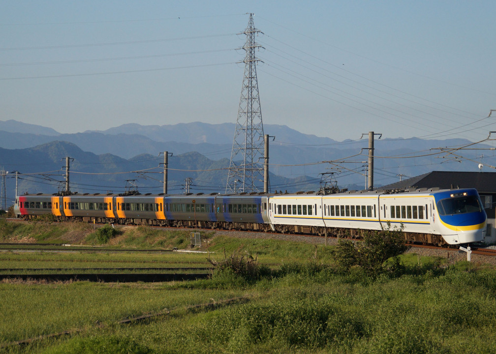 8000系台湾ラッピング車