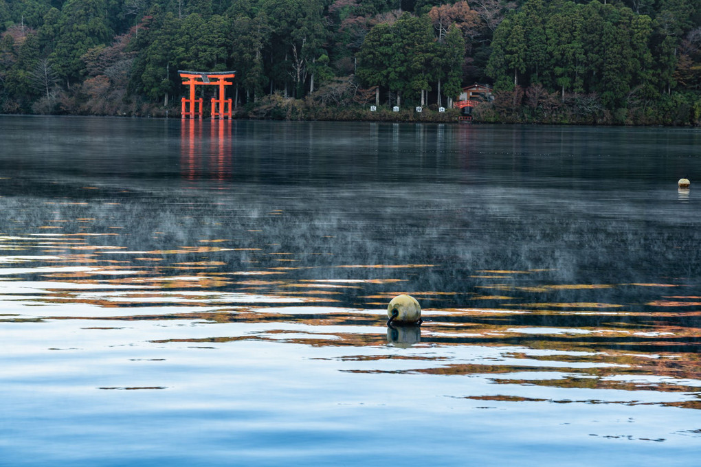 芦ノ湖、富士山と紅葉
