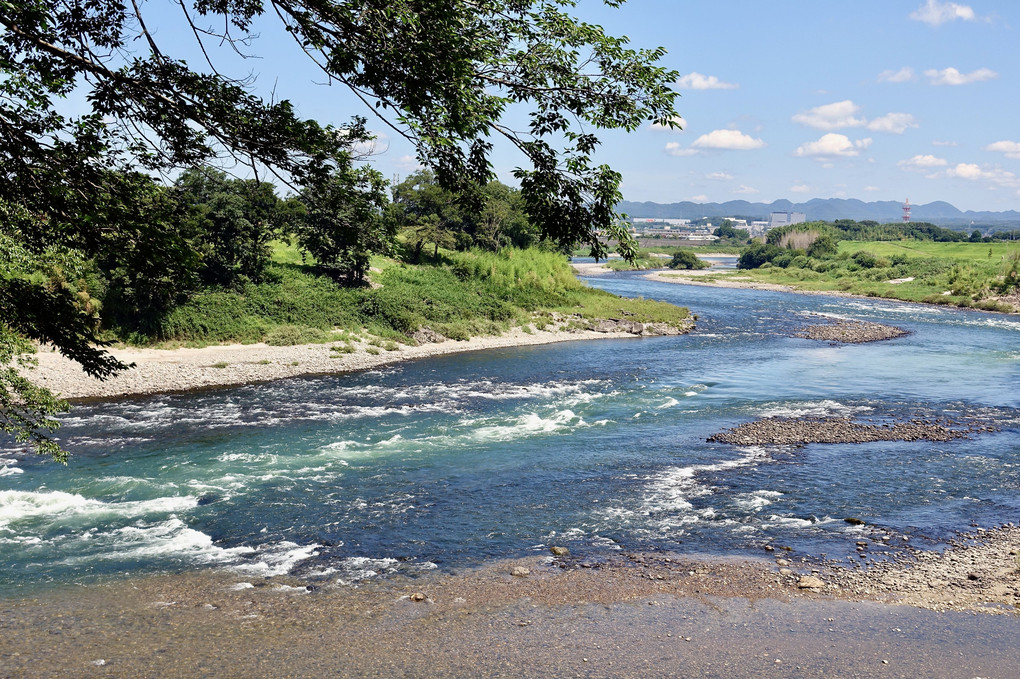 木曽川と可児川の合流点