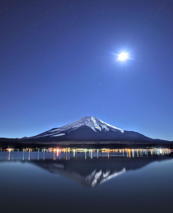 静寂の中の富士山