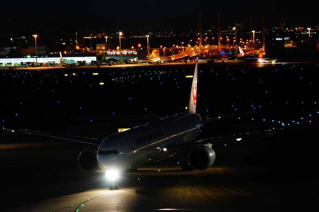 夜の空港