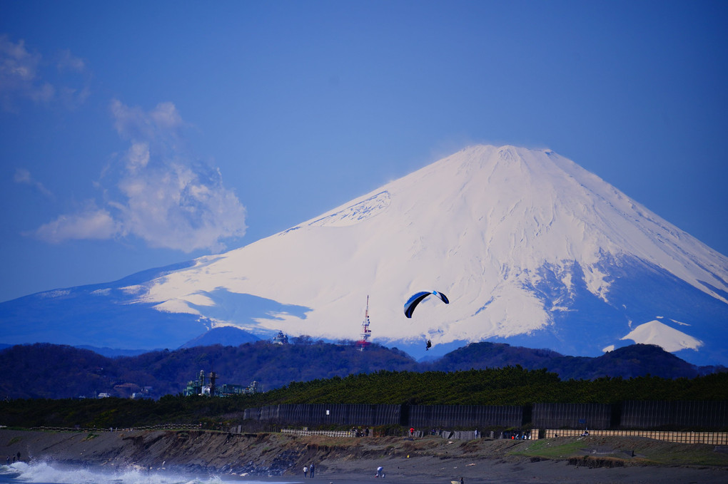 茅ヶ崎漁港からの富士山