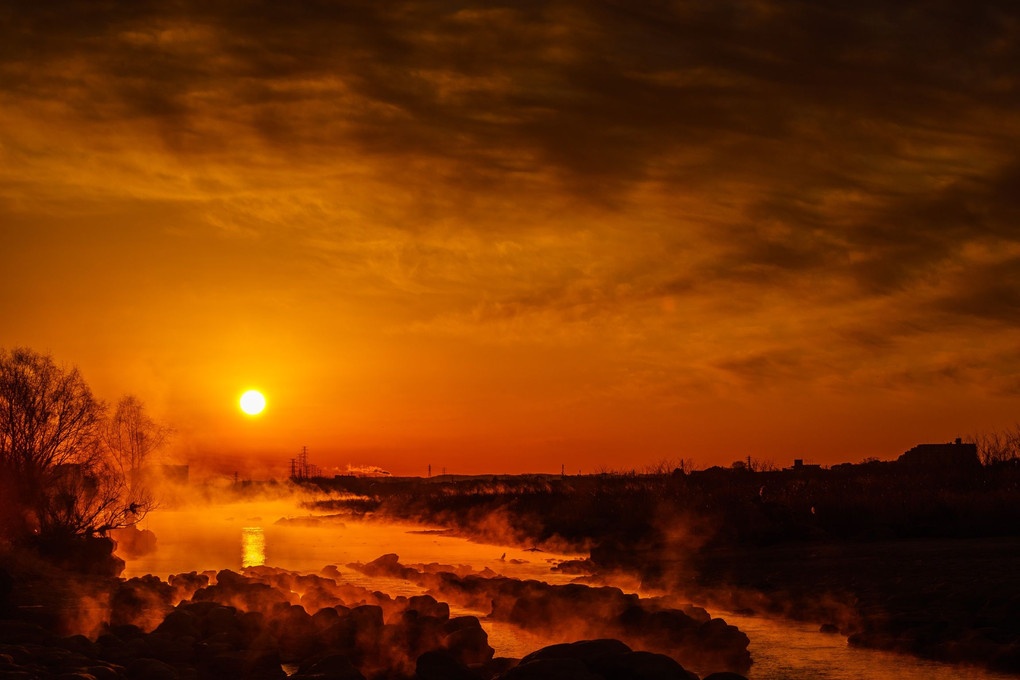 多摩川 朝靄の日の出