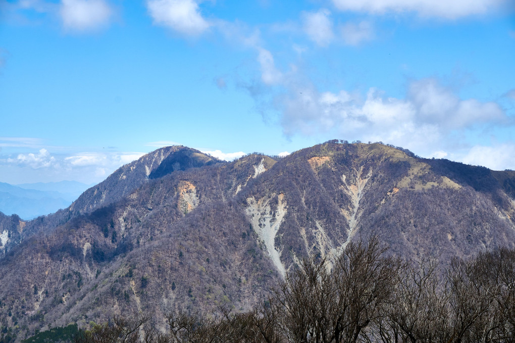 神奈川県最高峰・蛭ヶ岳（ひるがたけ）へ　～爽やか5月の登山(全長25km)