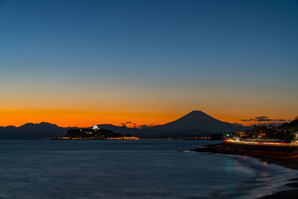 シルエット富士山