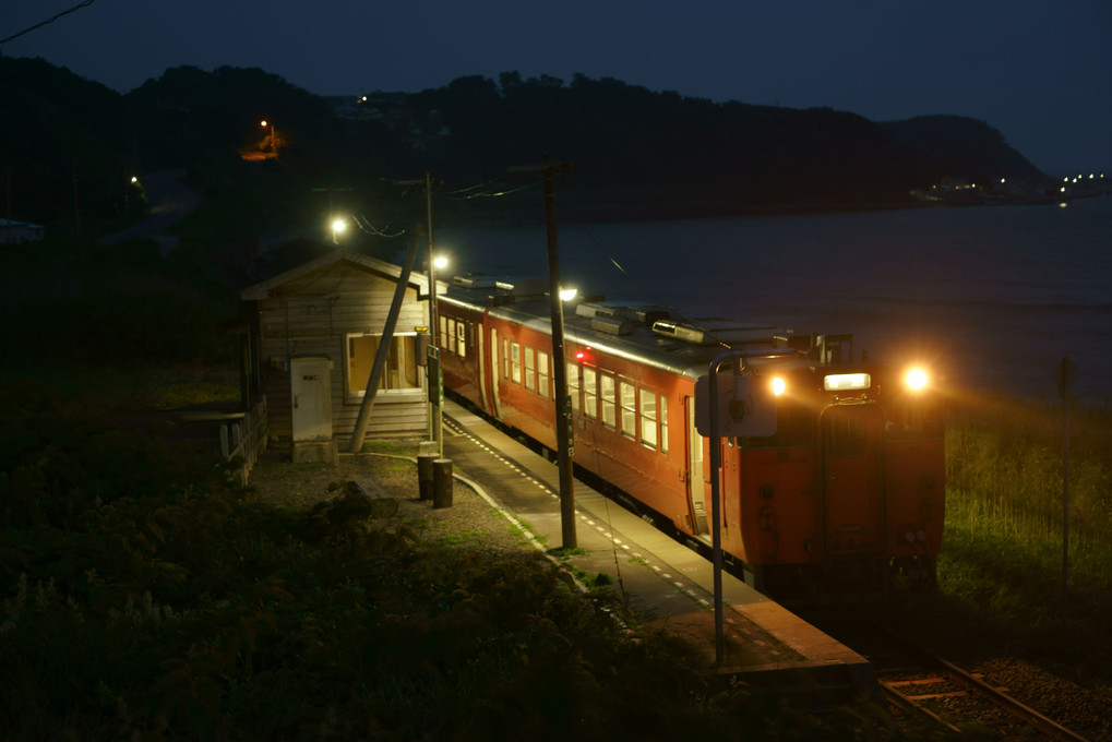 五能線驫木駅の夜景