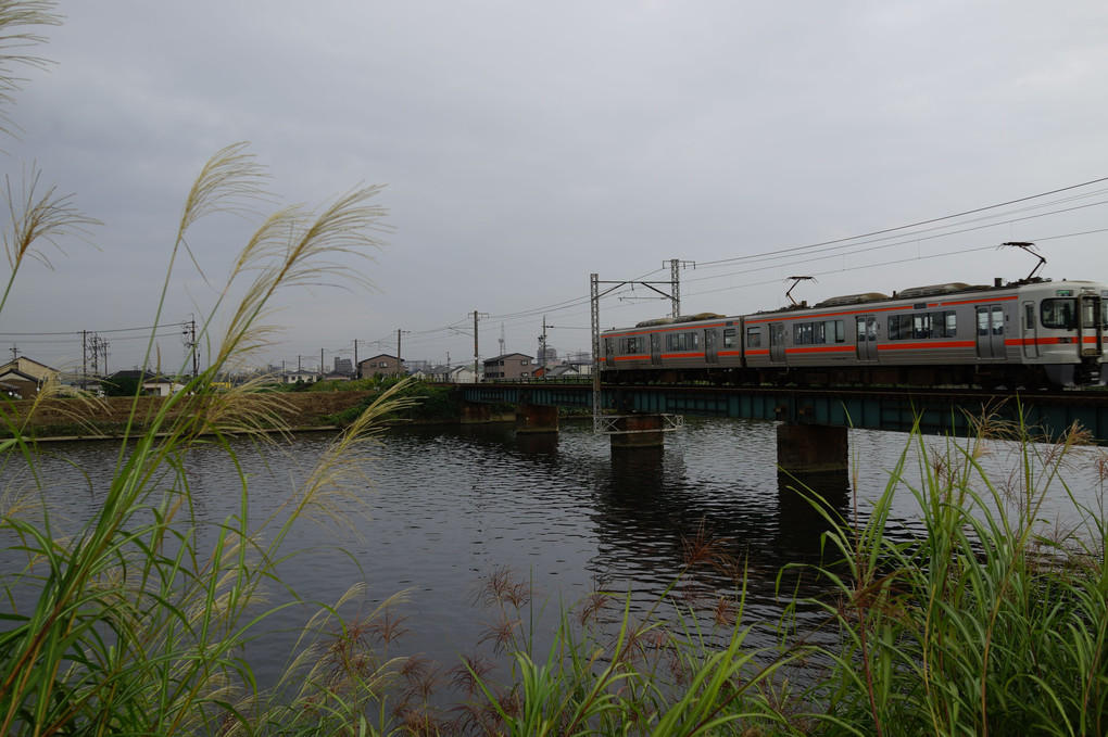 秋の気配がして来た、鉄道風景