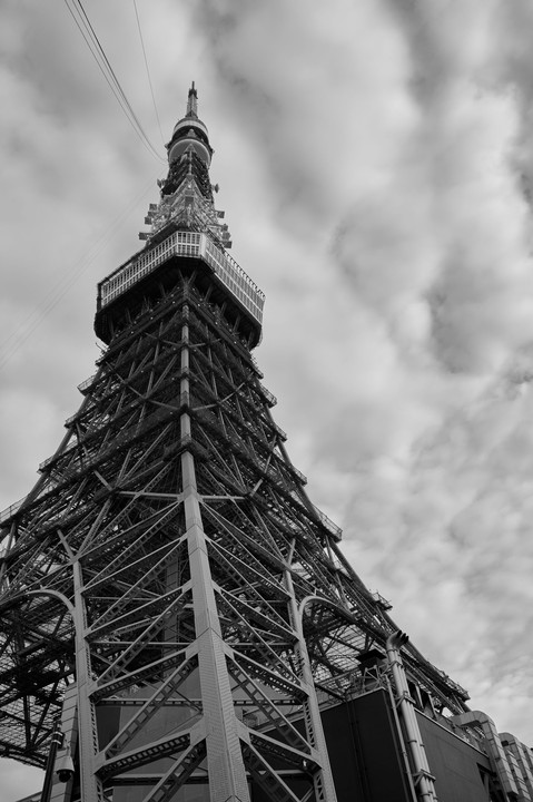 昭和の鉄塔を昭和のレンズで
