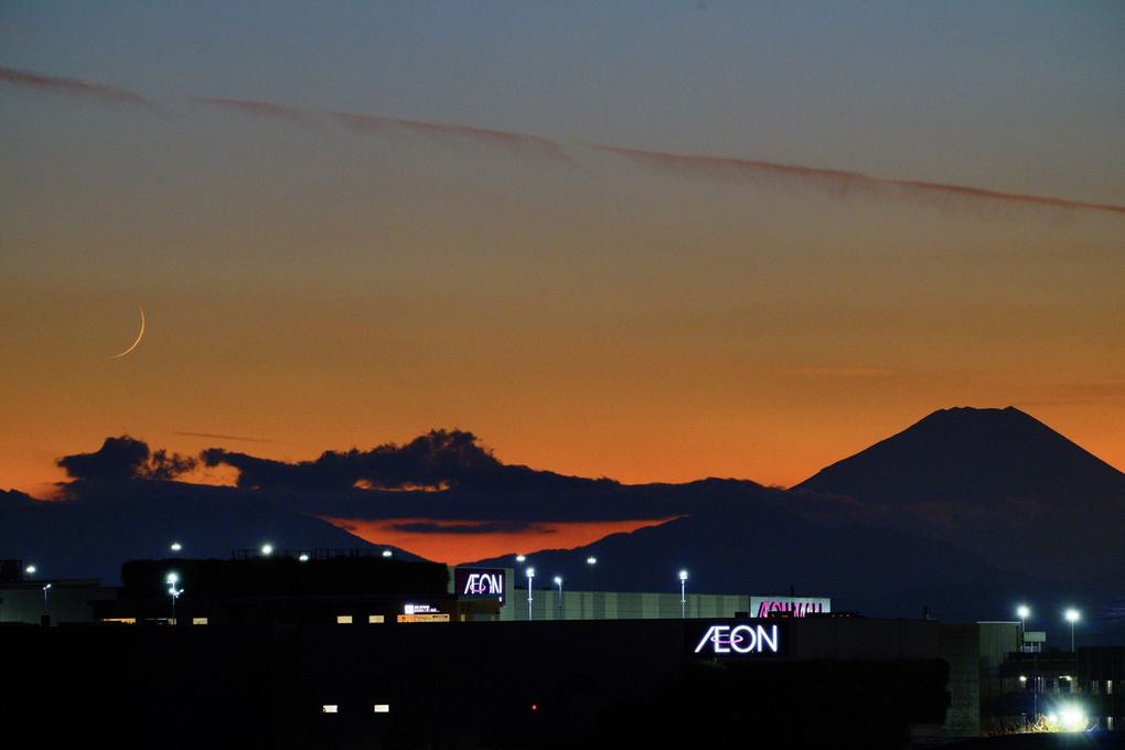 Mt.Fuji Moonset and Sunset
