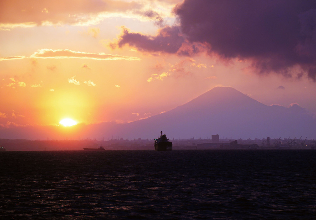 富士に沈む夕陽