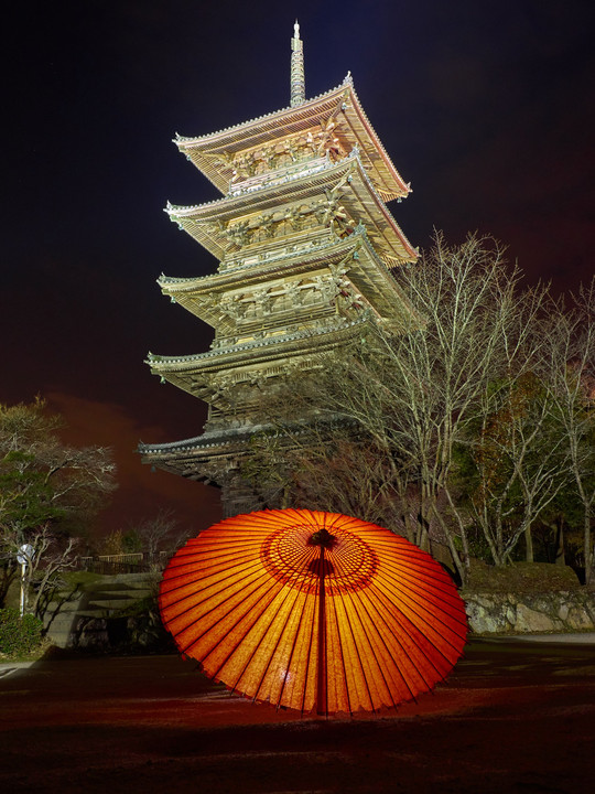 国分寺の五重塔と和傘